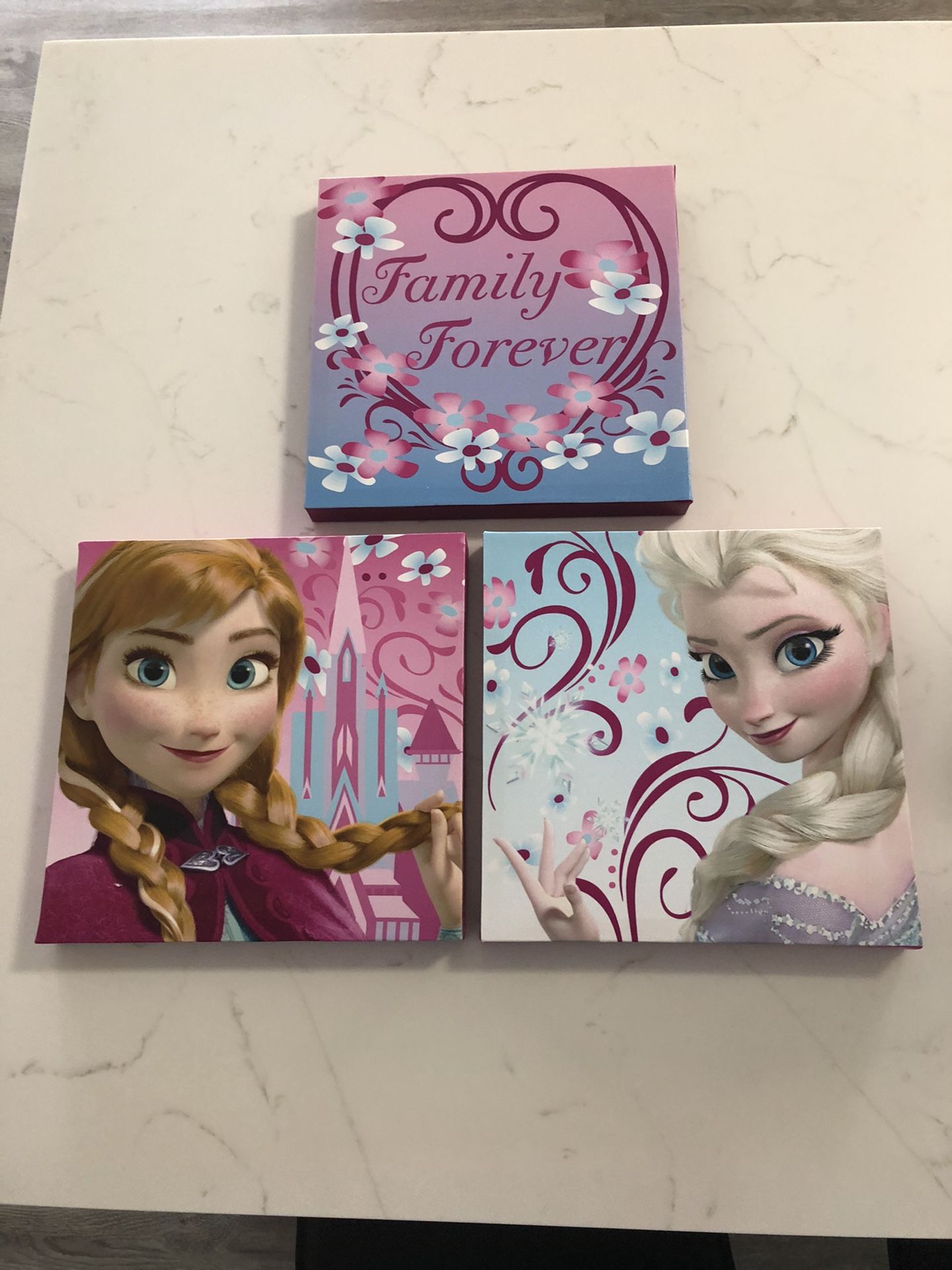 Set de Elsa y Ana para habitación infantil