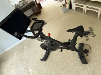 2021 Peloton Bike Plus - Excellent Condition, Low Rides - Glendale, CA