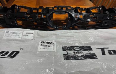 Toyota Prius Front Grille 2016-2018 (Technology Package) OEM Style