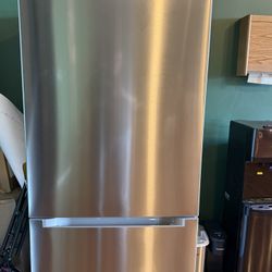 Bottom Drawer Fridge - Stainless Steal. Used Like New. 