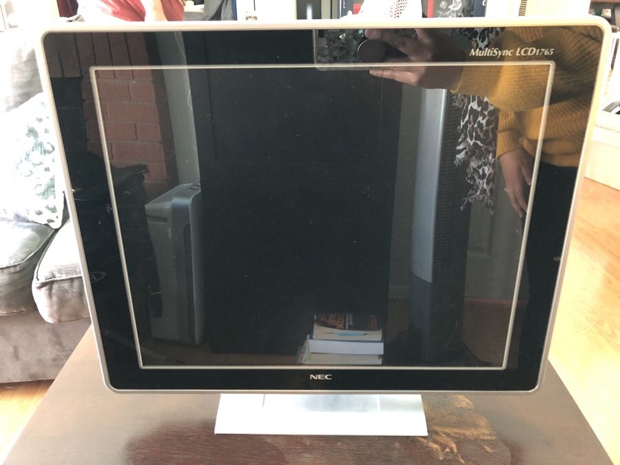 NEC MultiSync LCD1765