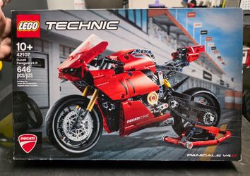 LEGO TECHNIC 42107 Ducati Panigale V4R Motorcycle