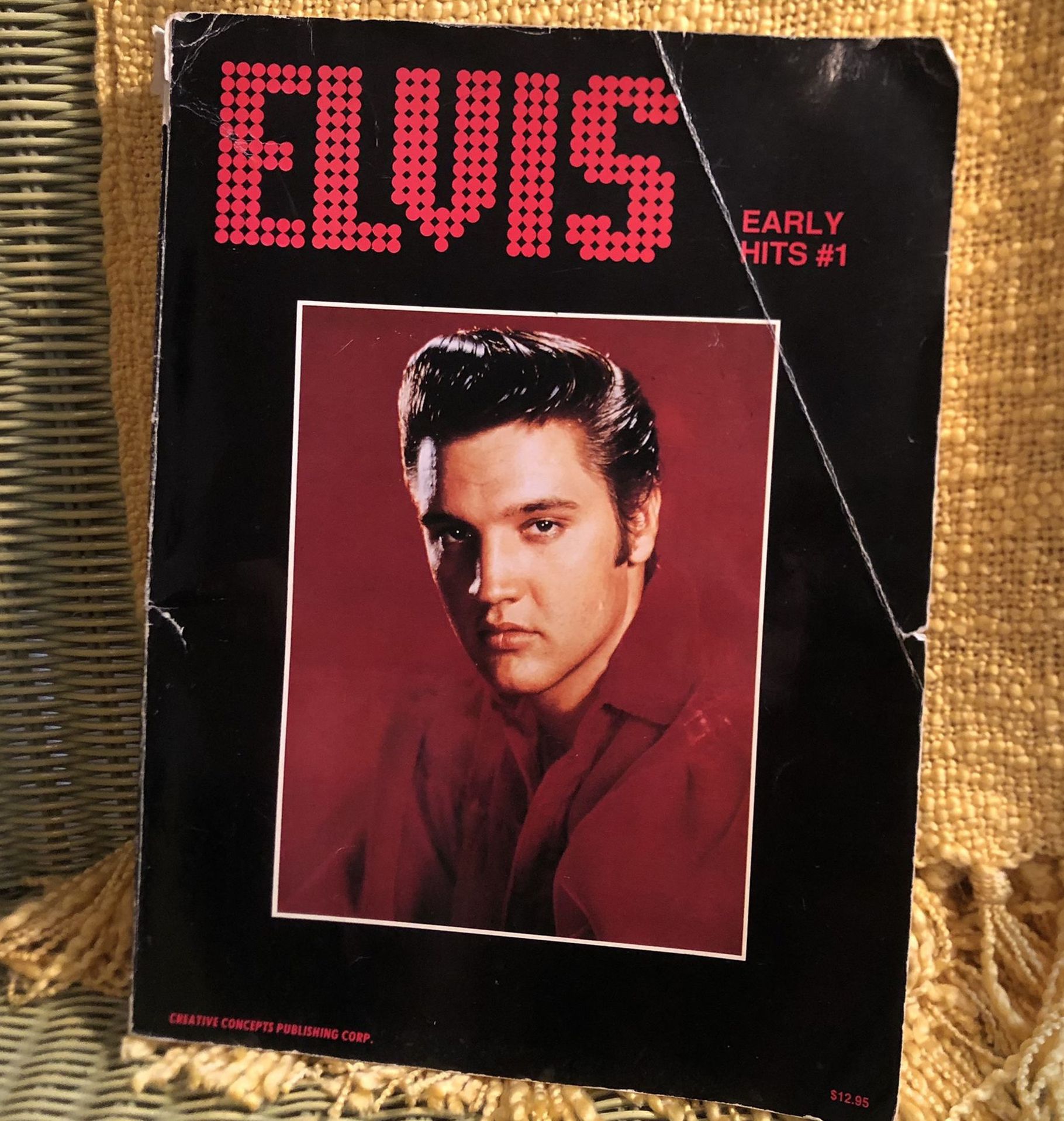 Elvis Early Hits Song And Photo Book