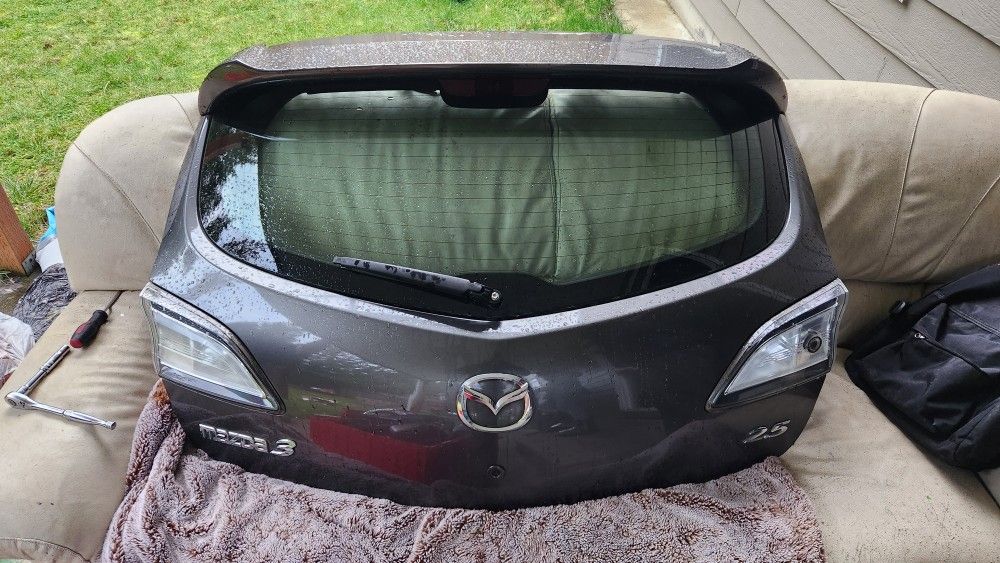 Mazda 3 Trunk