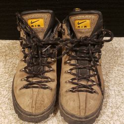 Vintage Nike ACG Brown Leather Hiking Boot