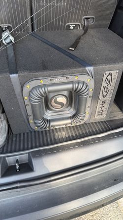 Kicker solo x 10” with ground shaker box