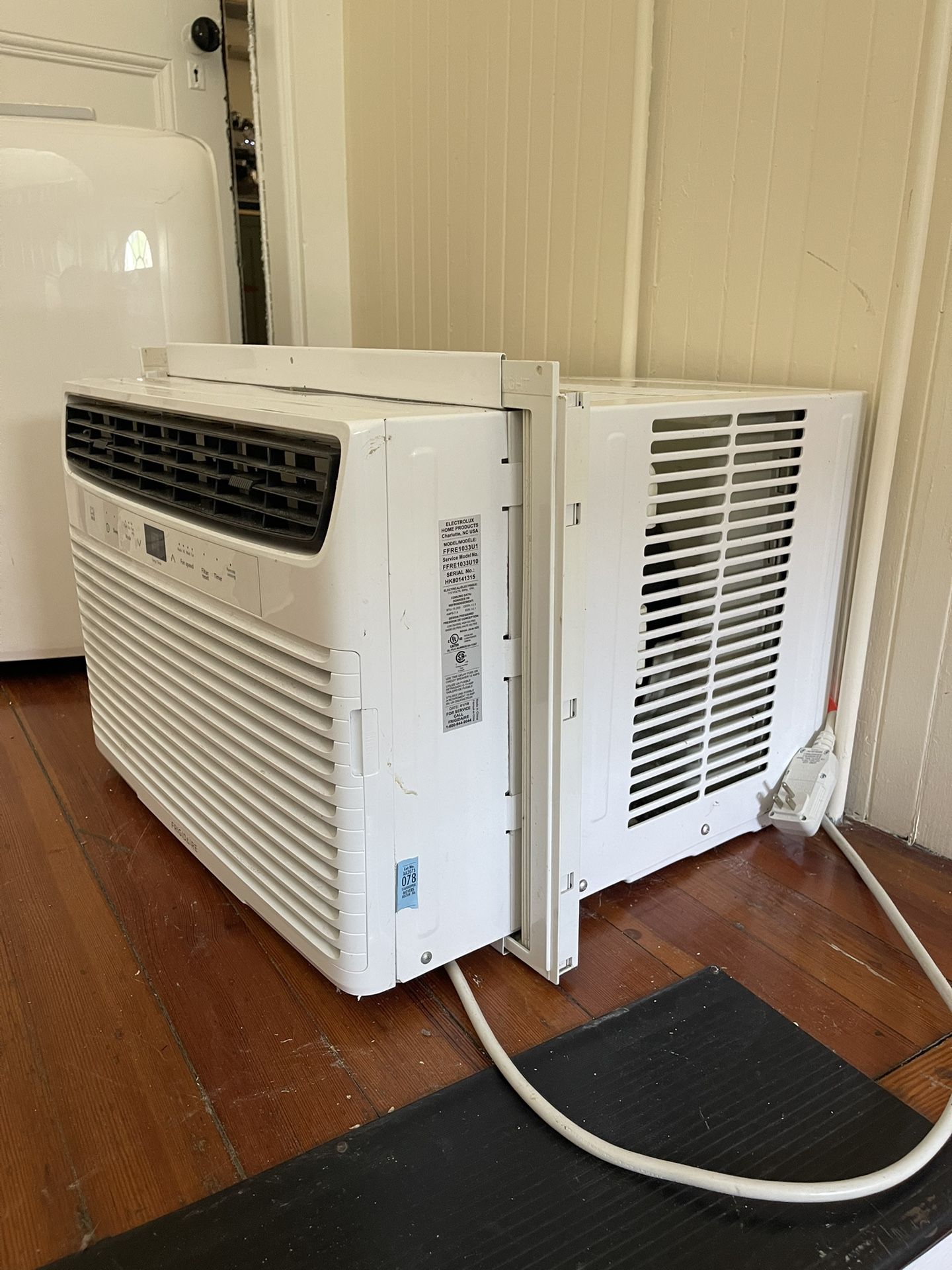 Window AC Unit (10,000 BTU)