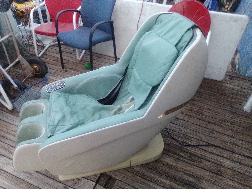 Costway Full Body Zero Gravity Massage Chair