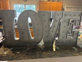 Light up love sign