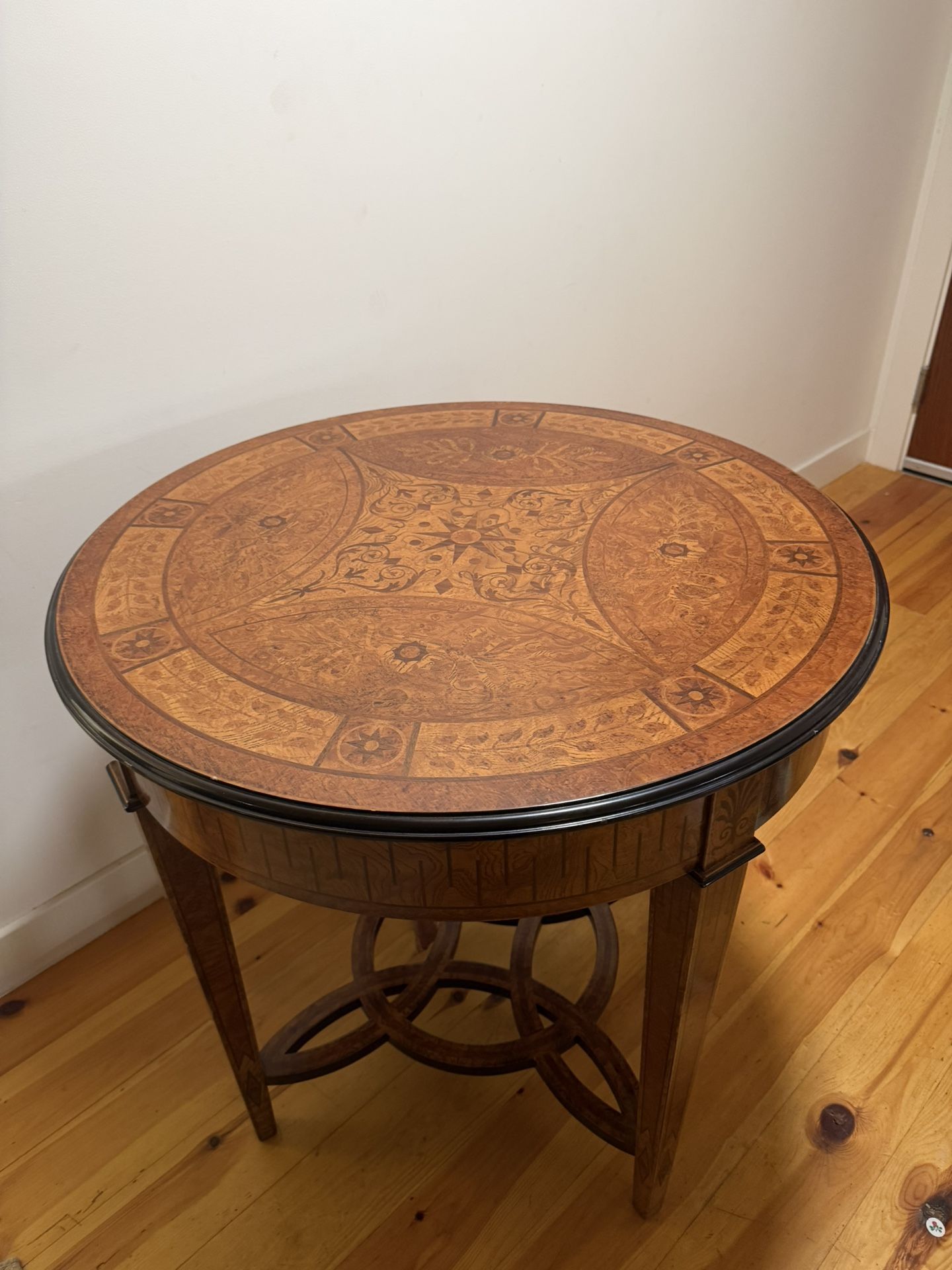 Antique Inlaid Wood Accent Table – Handcrafted Design