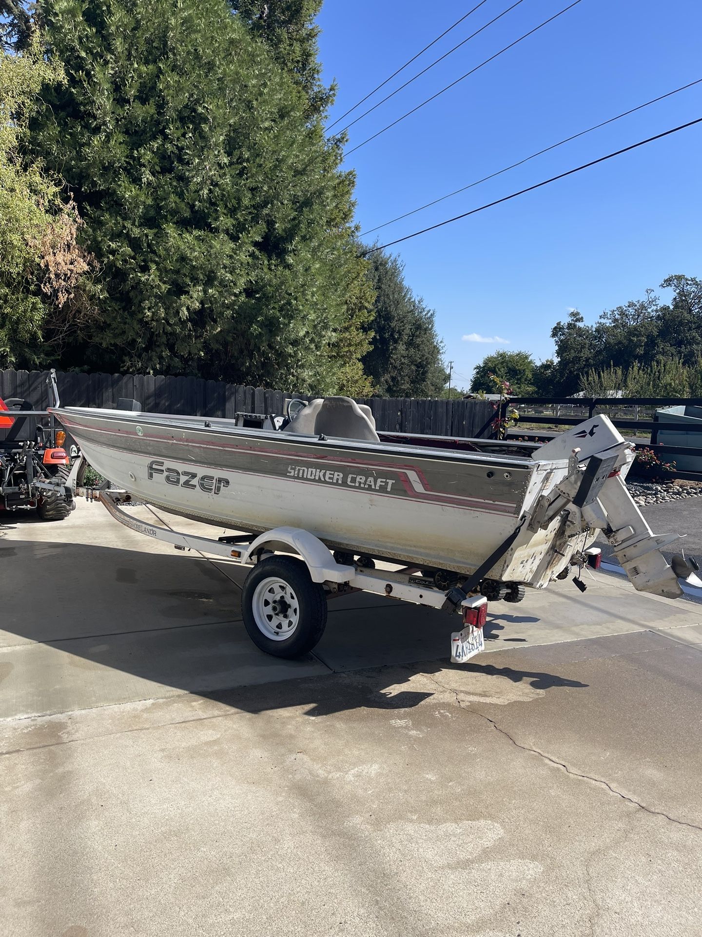 17’ Smokecraft Aluminum Boat