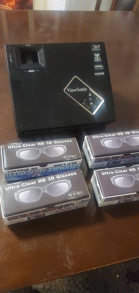 Viewsonic 3D Projector With 4 Pair Of 3D Glasses $175
