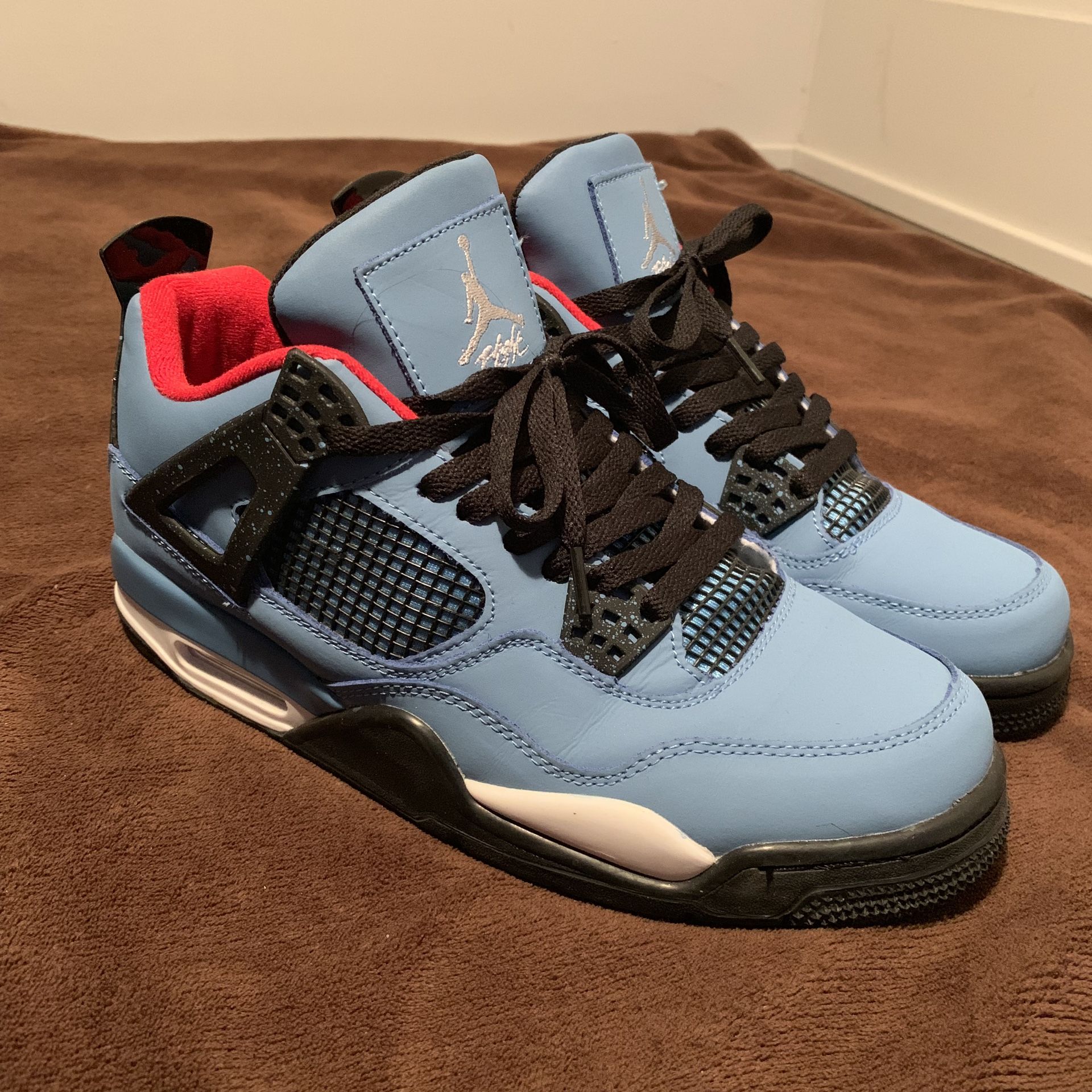 Travis Scott Jordan 4 (Size 9)