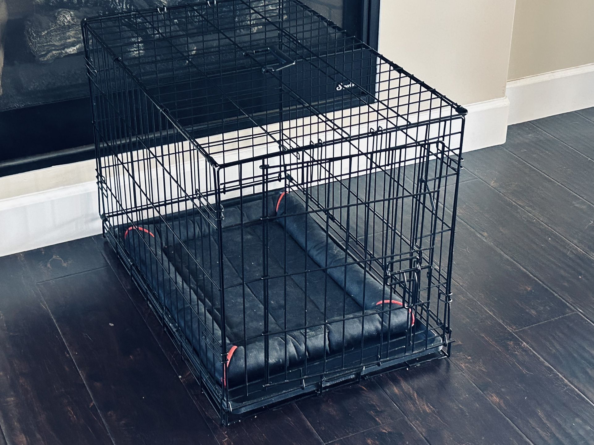 Medium size dog kennel with pad