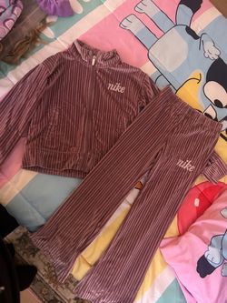 Size 5/6 Nike set