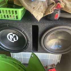 2 12 Subwoofers 