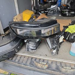 2025 Hyundai Ioniq 5 OEM Left Driver Side LED Headlight Assembly 92101-PI150