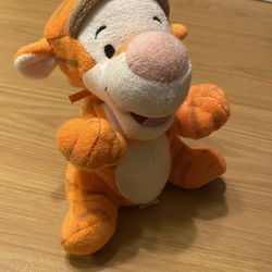 Baby Tigger  Walt Disney World Stuffed Plush Winnie The Pooh Tiger Bib brand new