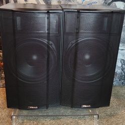 Klipsch KSB 3.1  two-way, magnetically shielded bookshelf loudspeaker