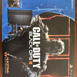 PlayStation PS4 With 2 Controllers 