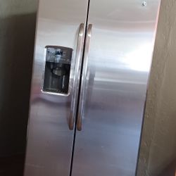 GE Refrigerator 