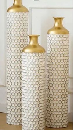 Gold and white vases