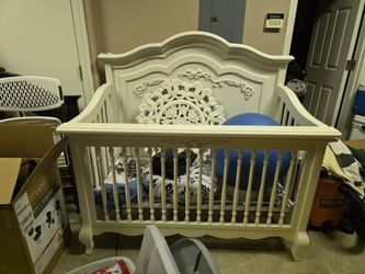 Evolur Aurora 5-In-1 Convertible Crib In Frost