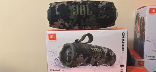 JBL Charge 6 Bluetooth Speaker camo