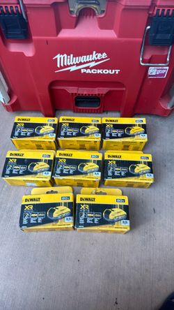 Dewalt xr powerstack 3.5 ah 20v max (NEW)