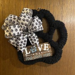 1 Black Yarn Paw 1 Xmas Decor Available 
