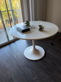 Dining room table