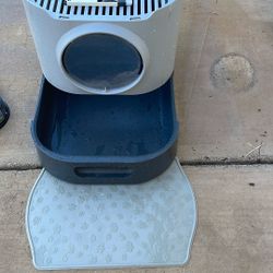 Kitty litter box 