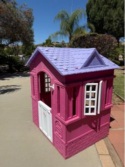 Little Tikes Cape Cottage Playhouse (Read Description)