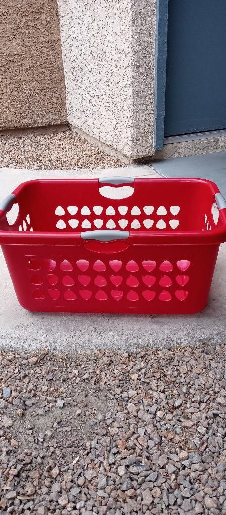 Laundry Basket Huge Sale Tons Of Stuff Read Description Door Pick Up Only