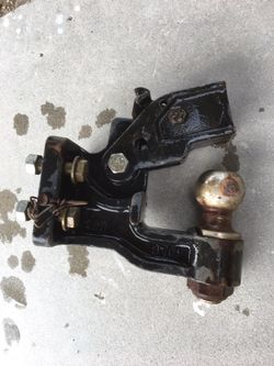 Trailer hitch resiver