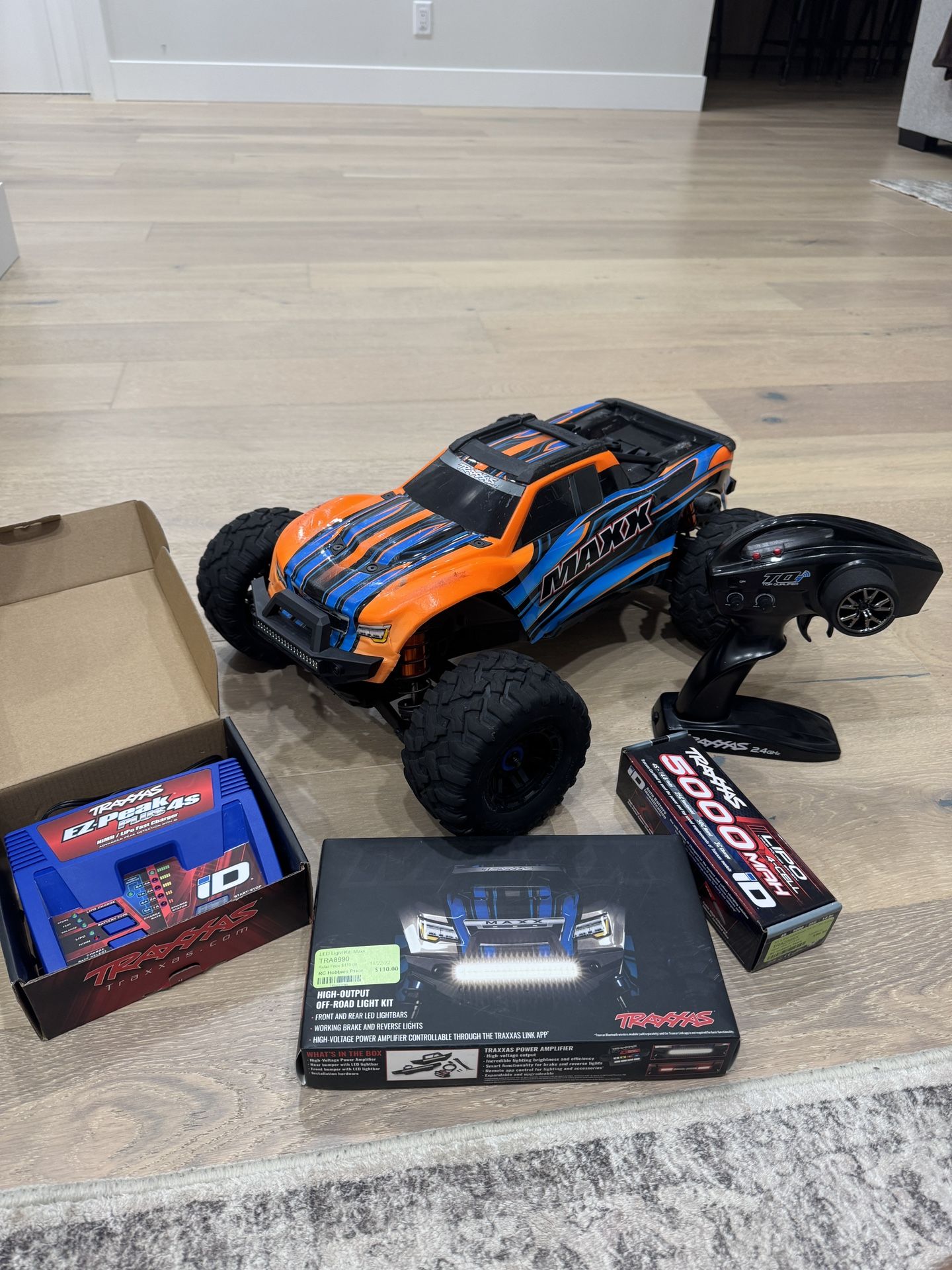 Traxxas Maxx 4S RTR With Light Kit