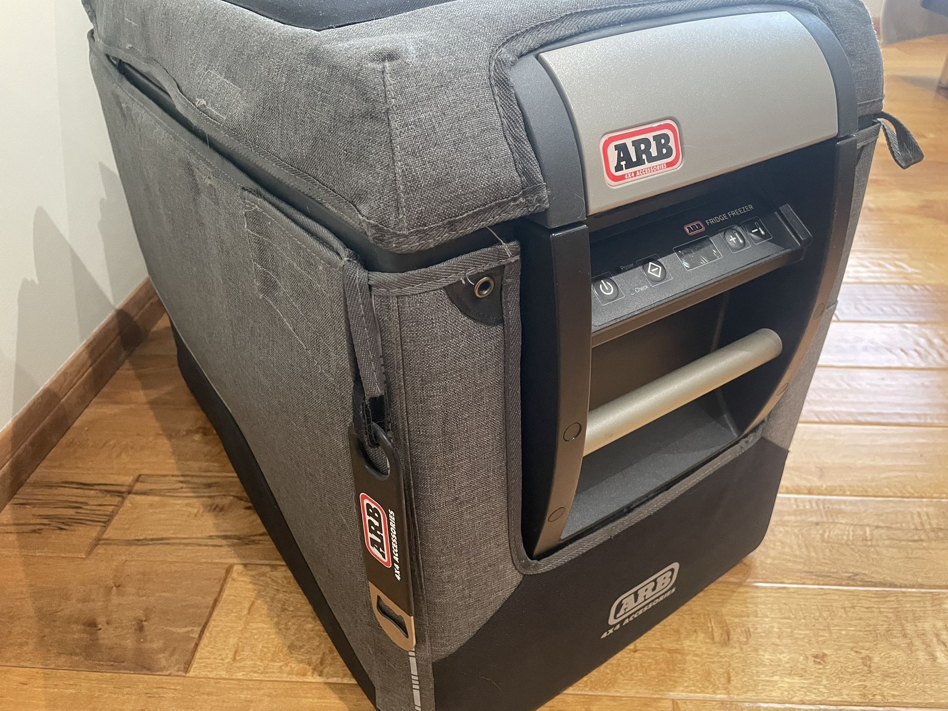 ARB 50 Refrigerator 12 Or 120 Volt