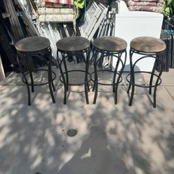 2 Or 4 Metal Barstools Chairs $20 Each Suede Swivel Seats Bar Stools 