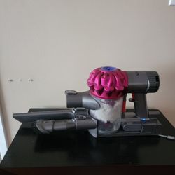 Dyson V6 Vacuum Cordless