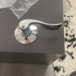 Bright Chrome Dumni Door Lever