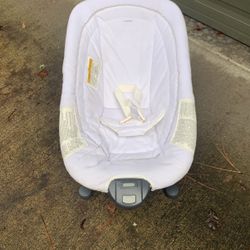 Baby Vibrating Bouncer