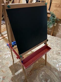 Melissa and Doug Easel