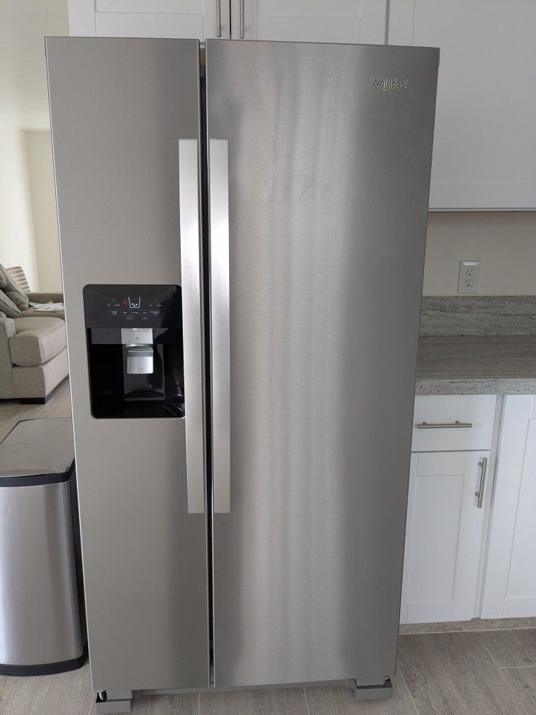 Refrigerator 