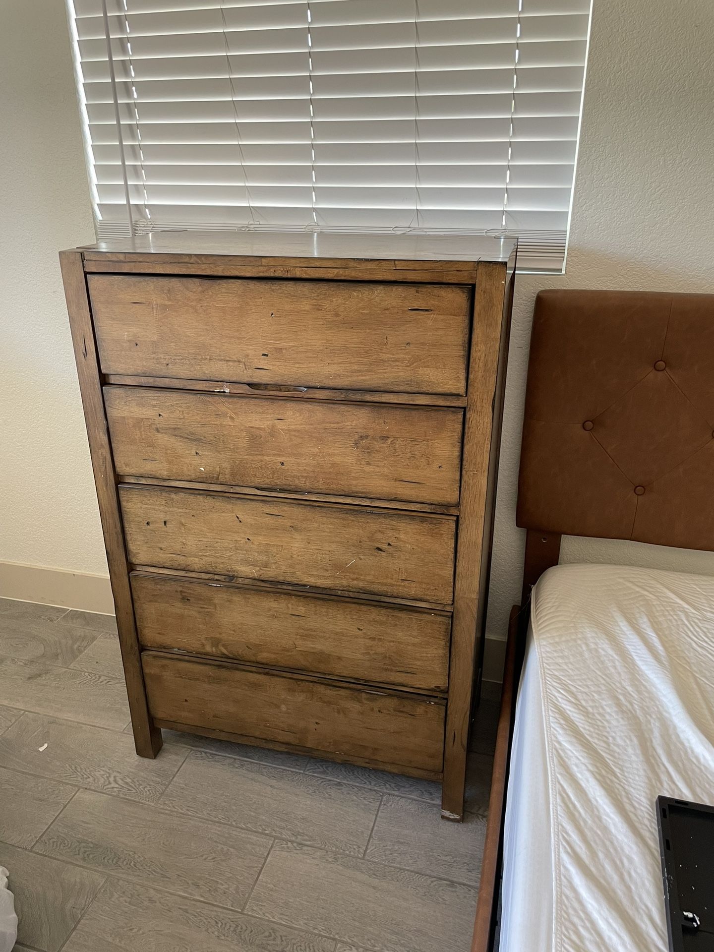 Talk Chest 5 Drawer Dresser 
