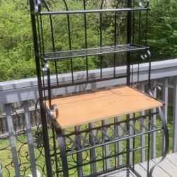 NICE!!  Metal Bakers Rack/Plant Stand