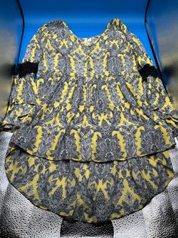 Women’s yellow/black Paisley tunic blouse Large