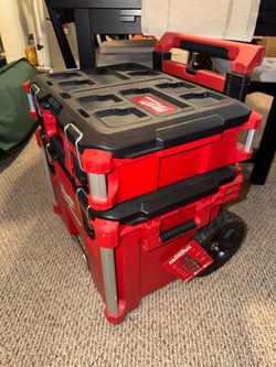 Milwaukee PACKOUT Rolling Tool Box System w/ Organizer, Charger, Accessories & ONE-KEY Tracker