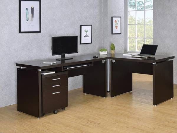 3 Desks In One! Lots Of Space And Storage! HOT SALE!!