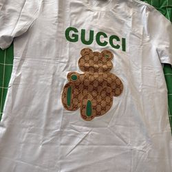 Gucci Tshirt Size large 