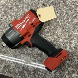 Milwaukee FUEL BRUSHLESS 18v 1/2” Square-ring Impact Wrench 